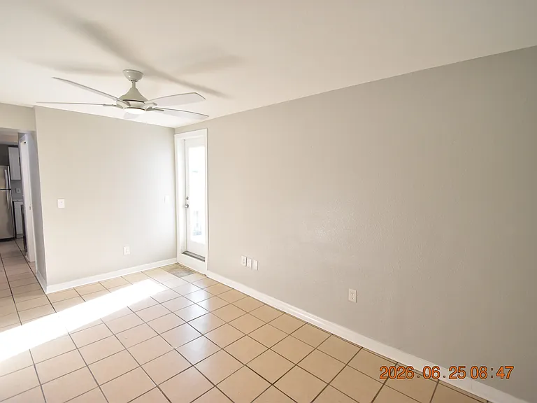 1254 Grove St #B — Photo 7