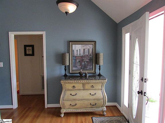 3rd image of 410 Wood River Way