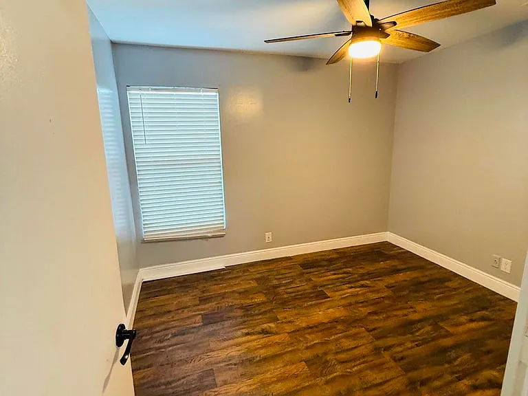 12134 Regal Ct E — Photo 12