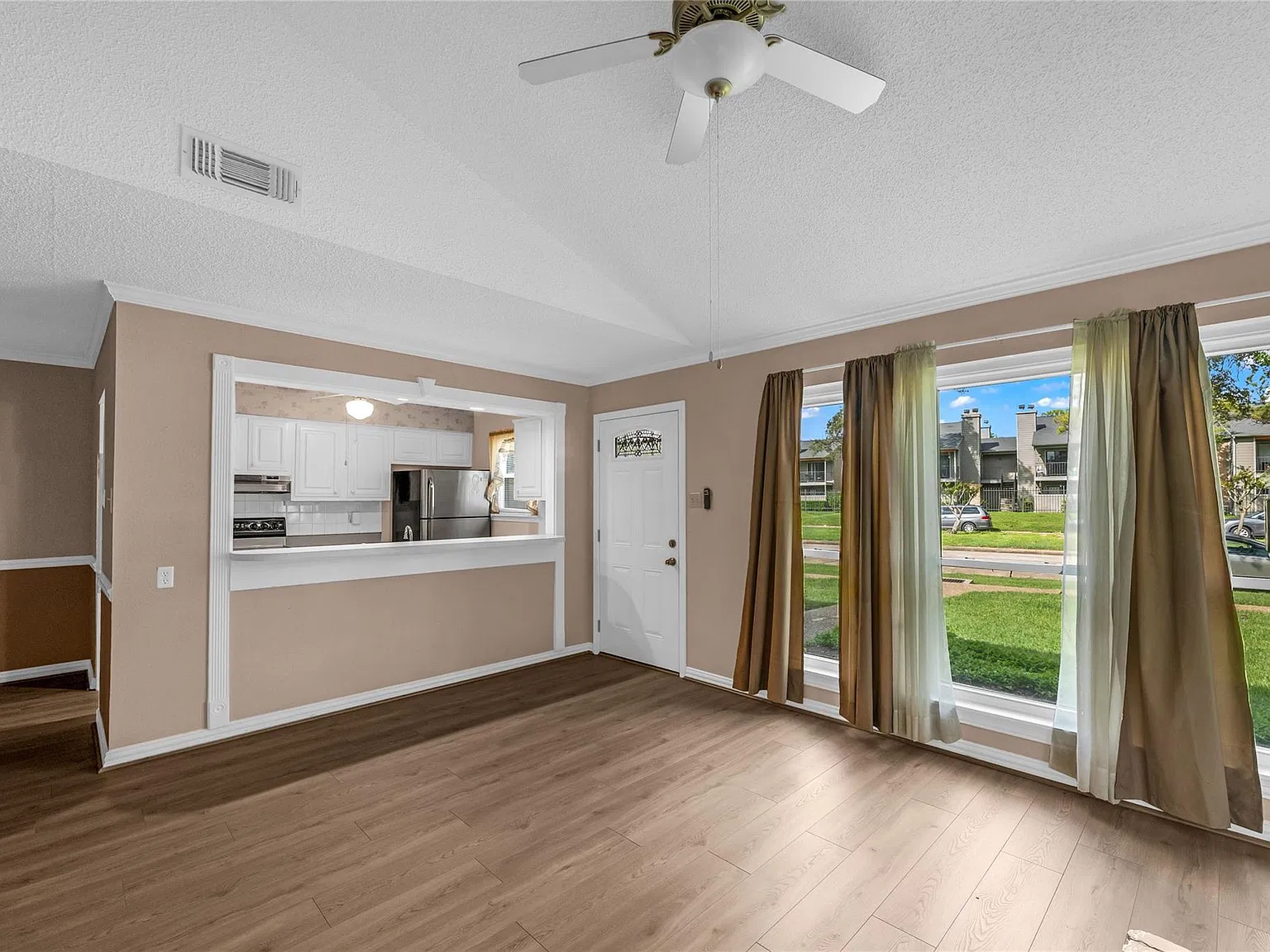 2 bed, 2.0 bath, 1139 sqft, $1,650 — Photo 3