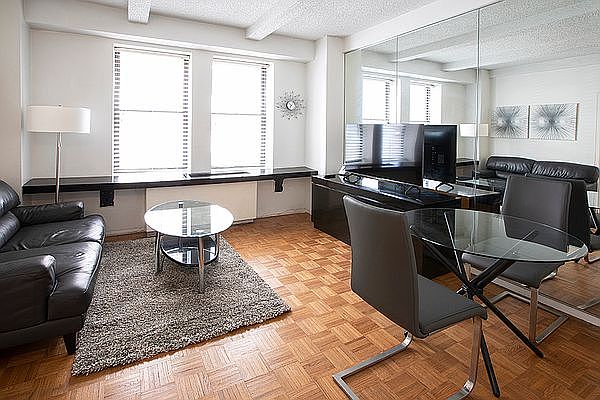 1st image of 150 W 51st St APT 1127