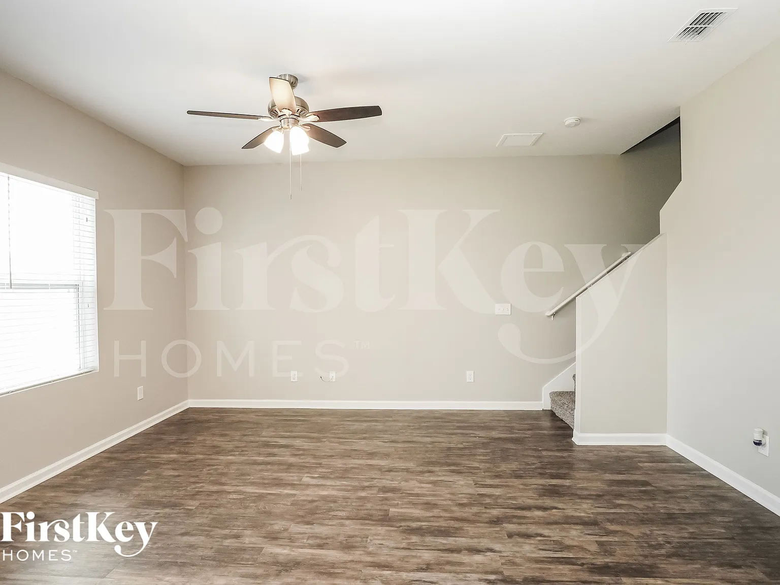 4 bed, 2.5 bath, 2099 sqft, $2,540 — Photo 3