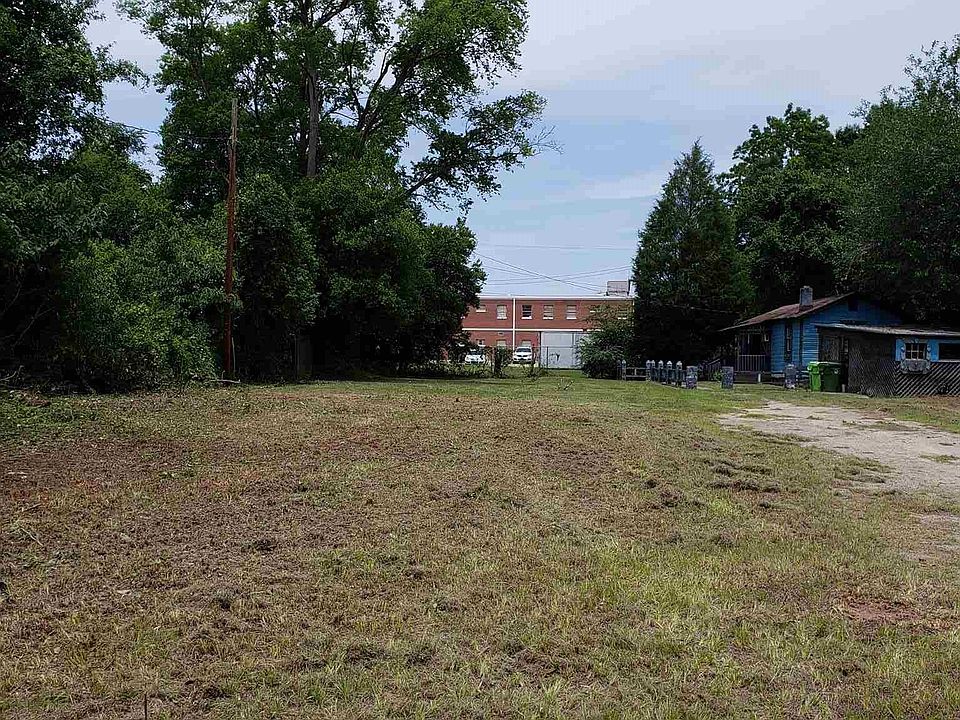 2nd image of 1732 Andrews Rd