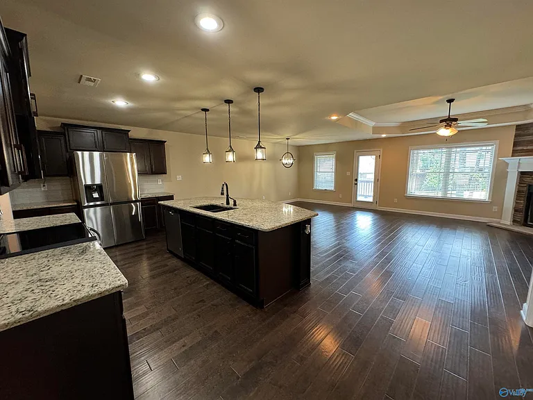 120 Meadowglade Ln — Photo 8