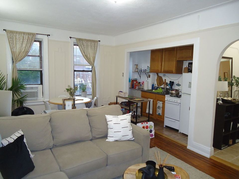 1st image of 32-16 Crescent St #2J