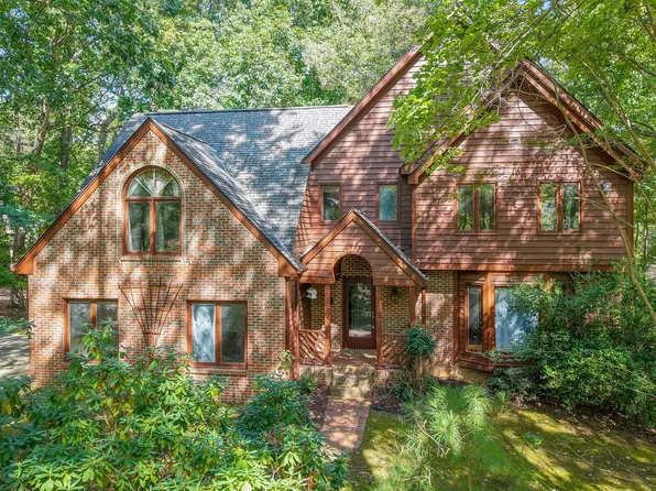 225 Dalton Dr, Raleigh, NC 27615