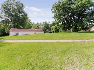 2215 E Lake Rd, Princeton, IN 47670