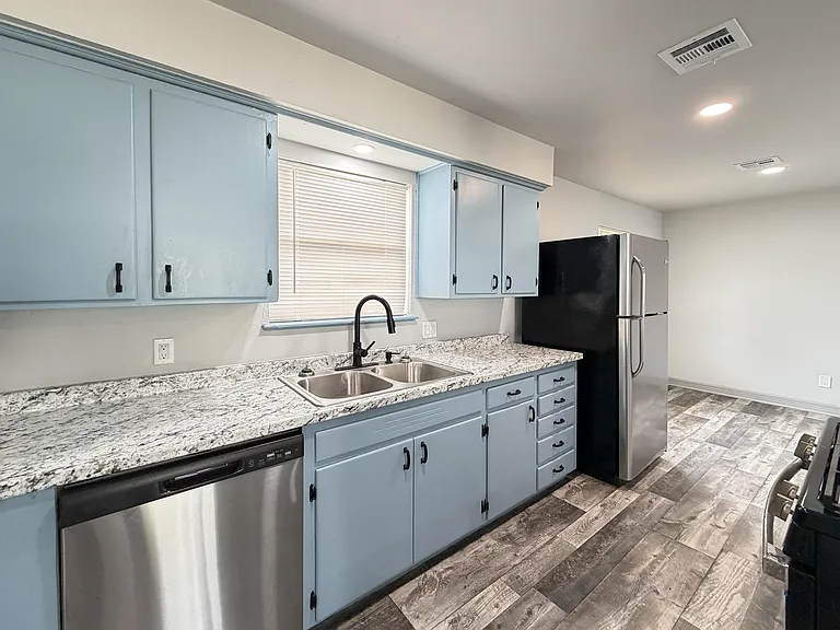 2417 NW 42nd St — Photo 7