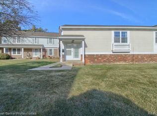 41796 Broquet Dr, Northville, MI