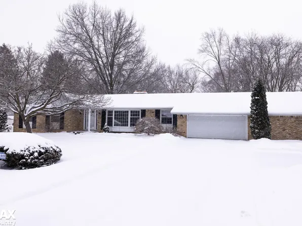 5477 Fernwood Dr, Flint, MI 48532