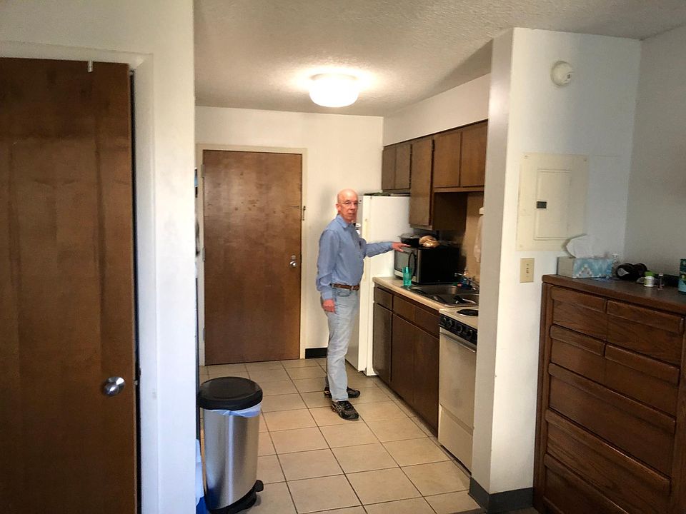 1st image of 364 W Lane Ave