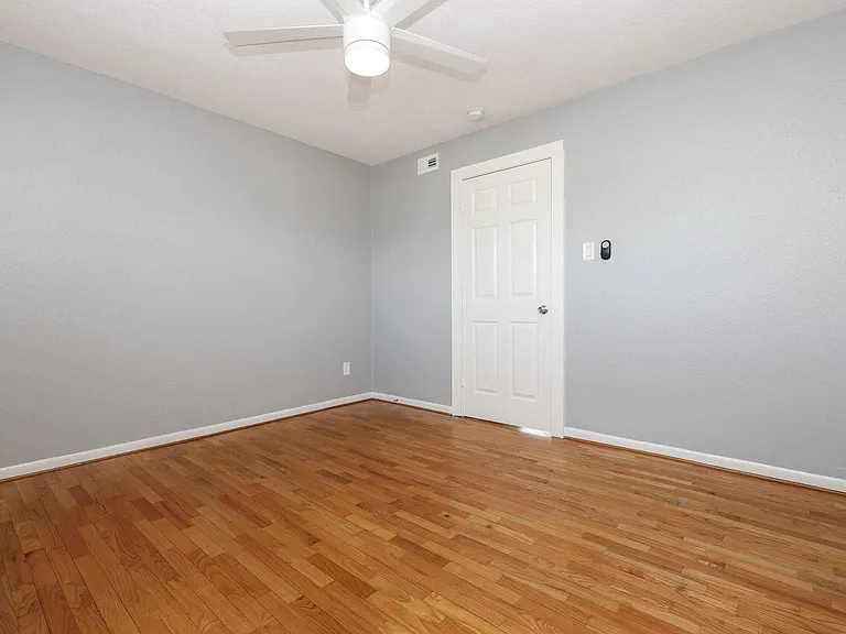 2919 Wentworth St #D — Photo 15