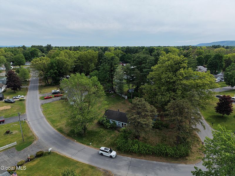 3rd image of 18 Park Drive