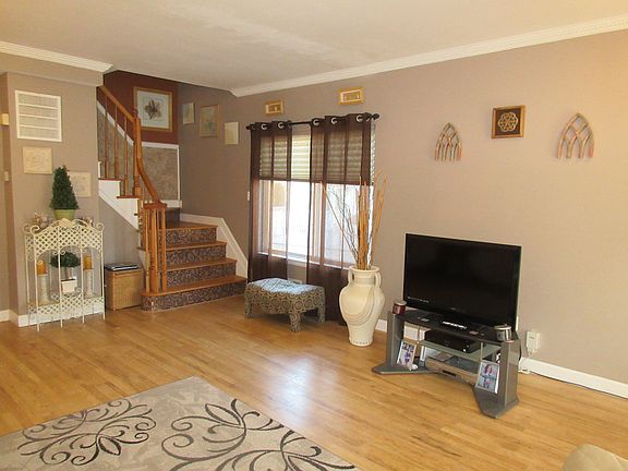 4th image of 11 Crabtree Ave