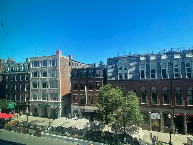 288 Hanover St #2F — Photo 11