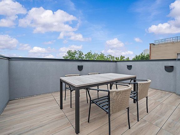 2nd image of 147 Luquer St #3