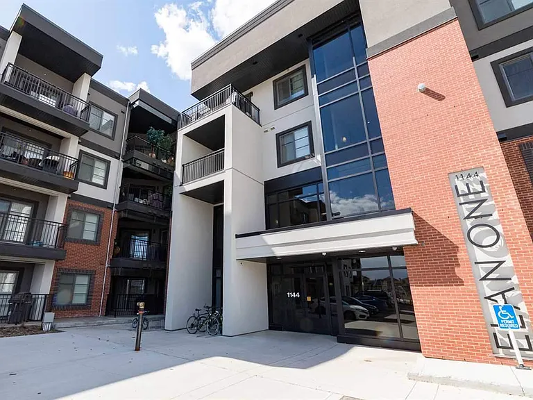 1144 Adamson Dr SW #204 — Photo 2
