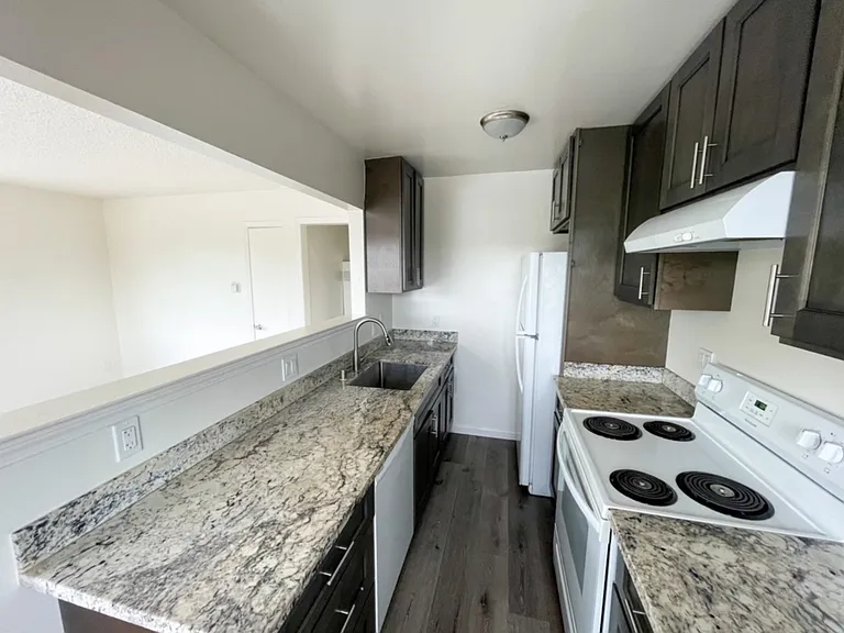 1655 Tuolumne St #4 — Photo 6