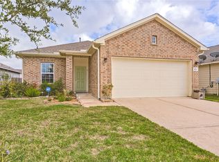 104 Cheyenne River Dr, La Marque, TX 77568