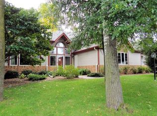 2240 Laurie Rd E, North Saint Paul, MN 55109