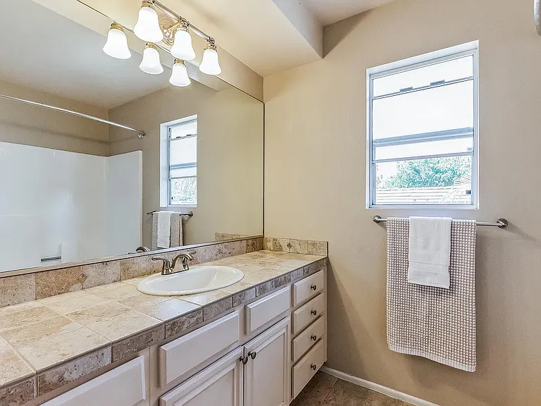 2441 Heatherwood Ct — Photo 17