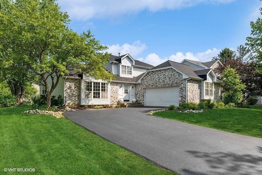 1st image of 340 Buckthorn Ln