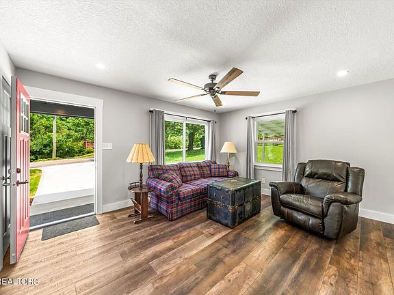 4th image of 5400 NE Morning Dove Cir