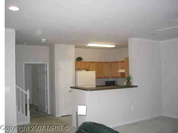 5111 Travis Edward Way APT B, Centreville, VA 20120