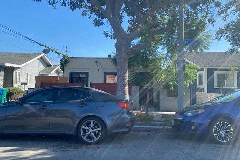 1st image of 3800 E 14th St