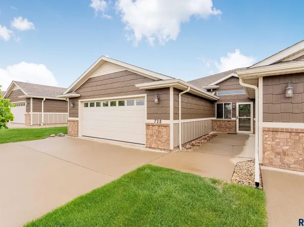 728 E El Dorado Dr, Sioux Falls, SD 57108