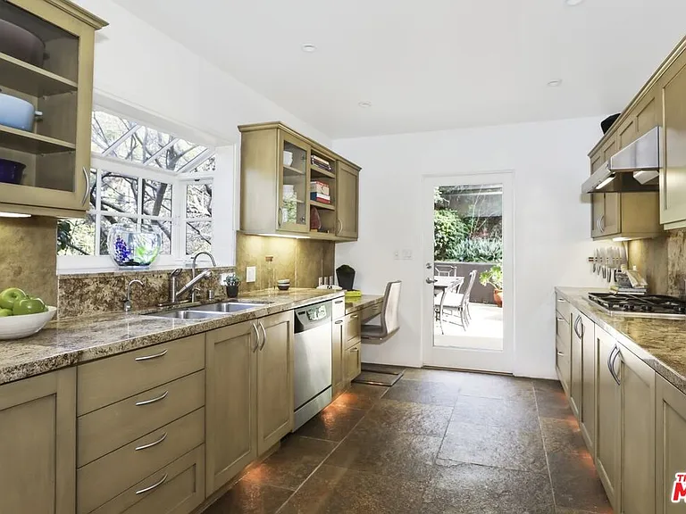 2154 Sunset Crest Dr — Photo 11