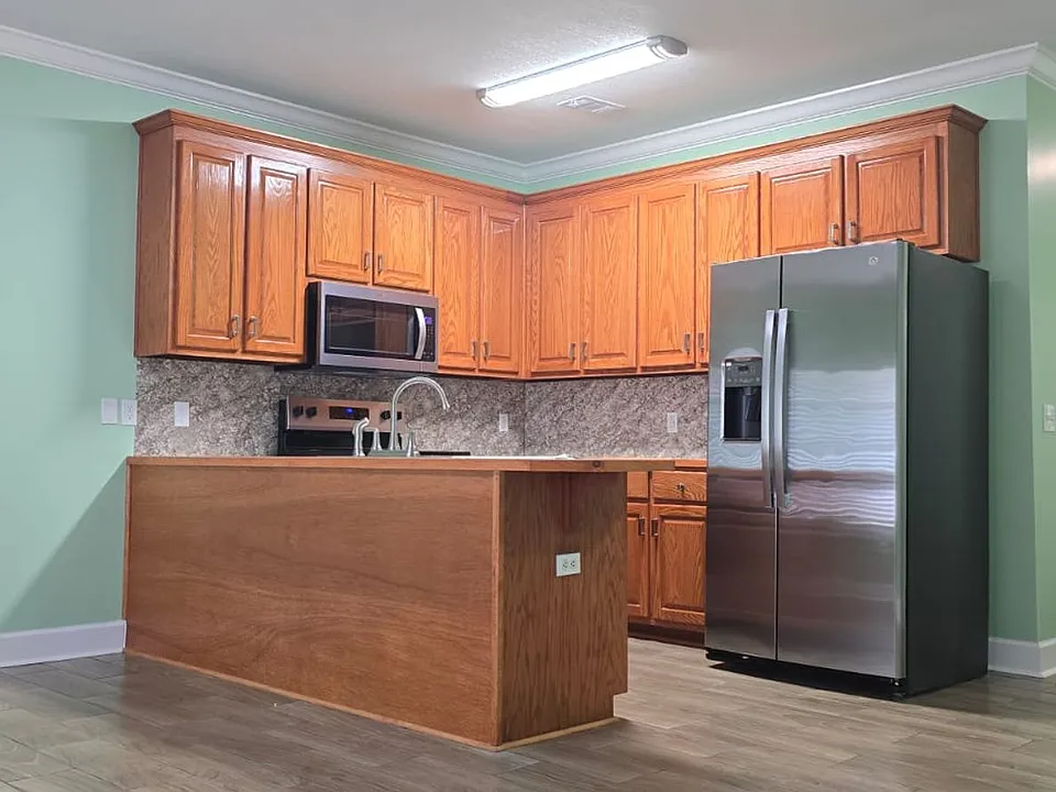 8082 Veterans Pkwy