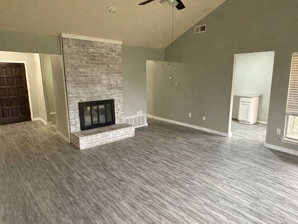 1st image of 1123 Princeton Dr