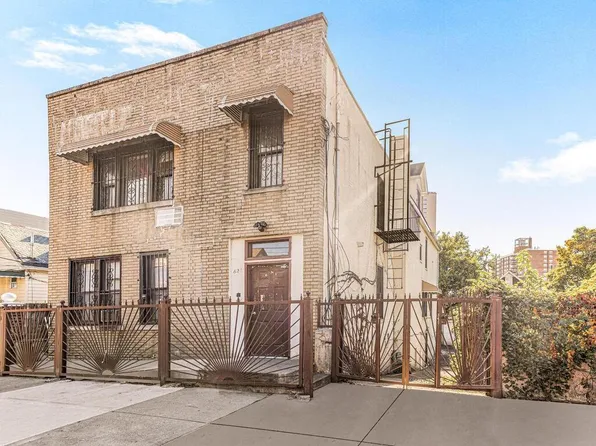 826 E 214th Street, Bronx, NY 10467