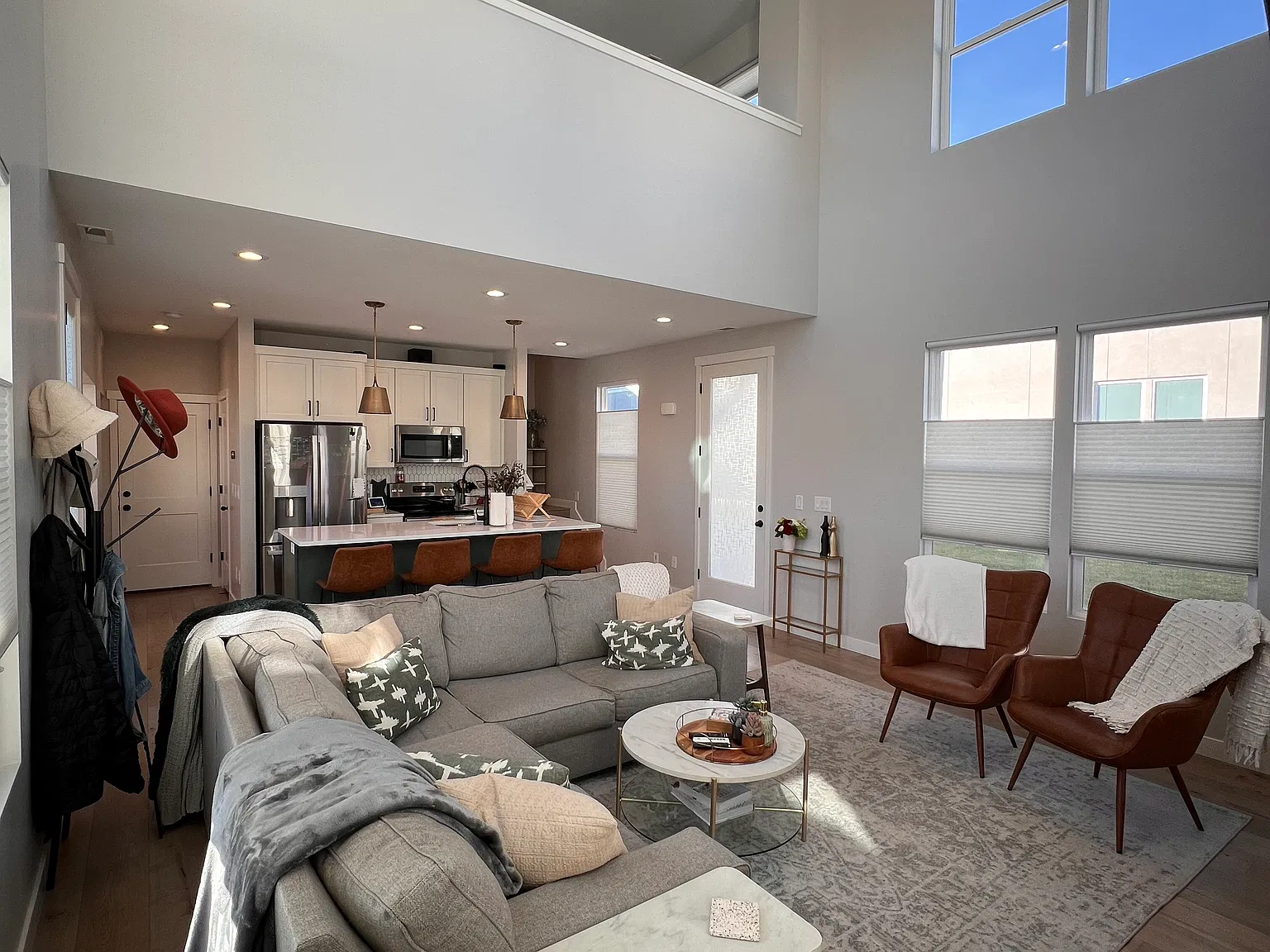 2 bed, 2.5 bath, 1532 sqft, $2,400 — Photo 3