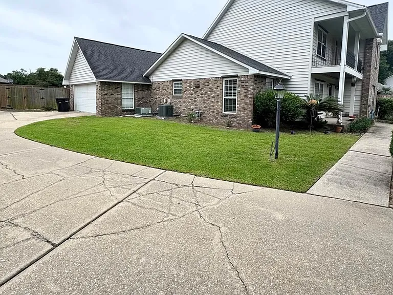 3019 Keats Dr — Photo 2