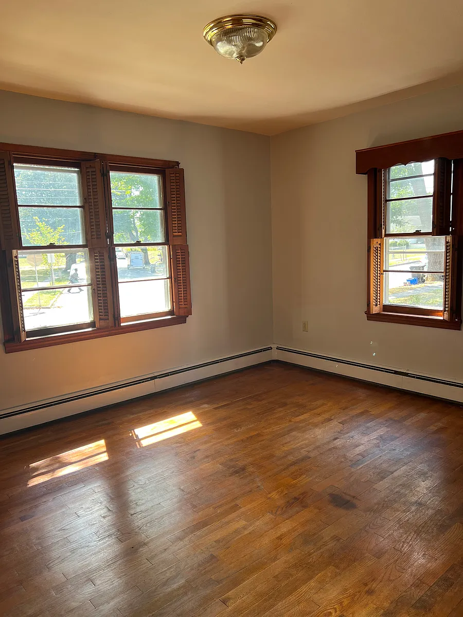Building Photo - 112 Lambden Ave
