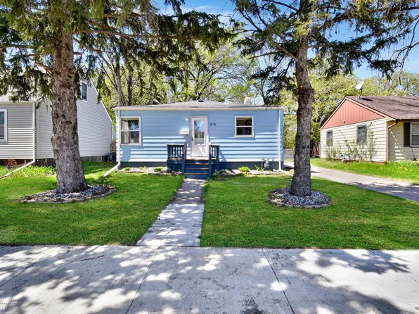 615 16th St N, Moorhead, MN 56560