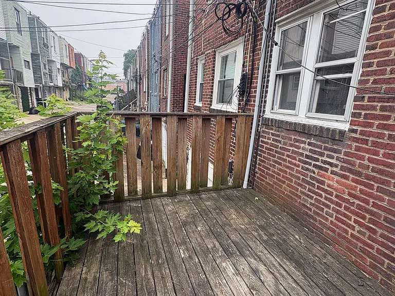 1700 N Edgewood St — Photo 20