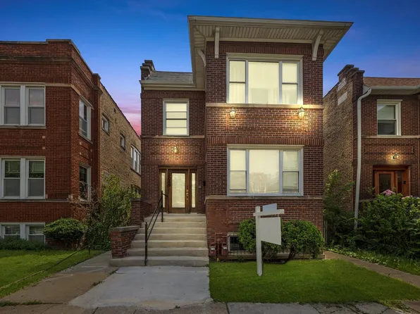 3089 N Haussen Ct, Chicago, IL 60618