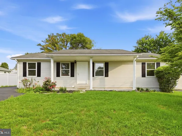 303 Hackberry Dr, Stephens City, VA 22655