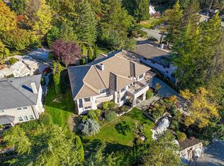 8593 Kingcome Cres, North Saanich, BC V8L 5C4