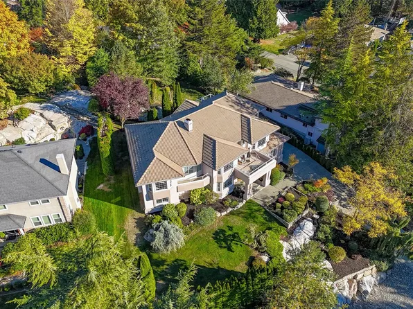 8593 Kingcome Cres, North Saanich, BC V8L 5C4