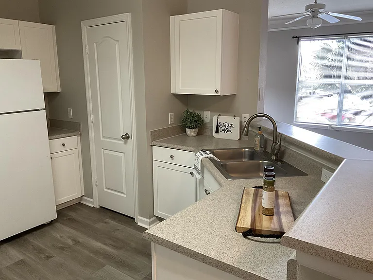 8813 Villa View Cir #204 — Photo 6