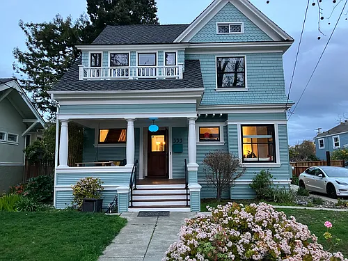 333 Waverley St Photo 1