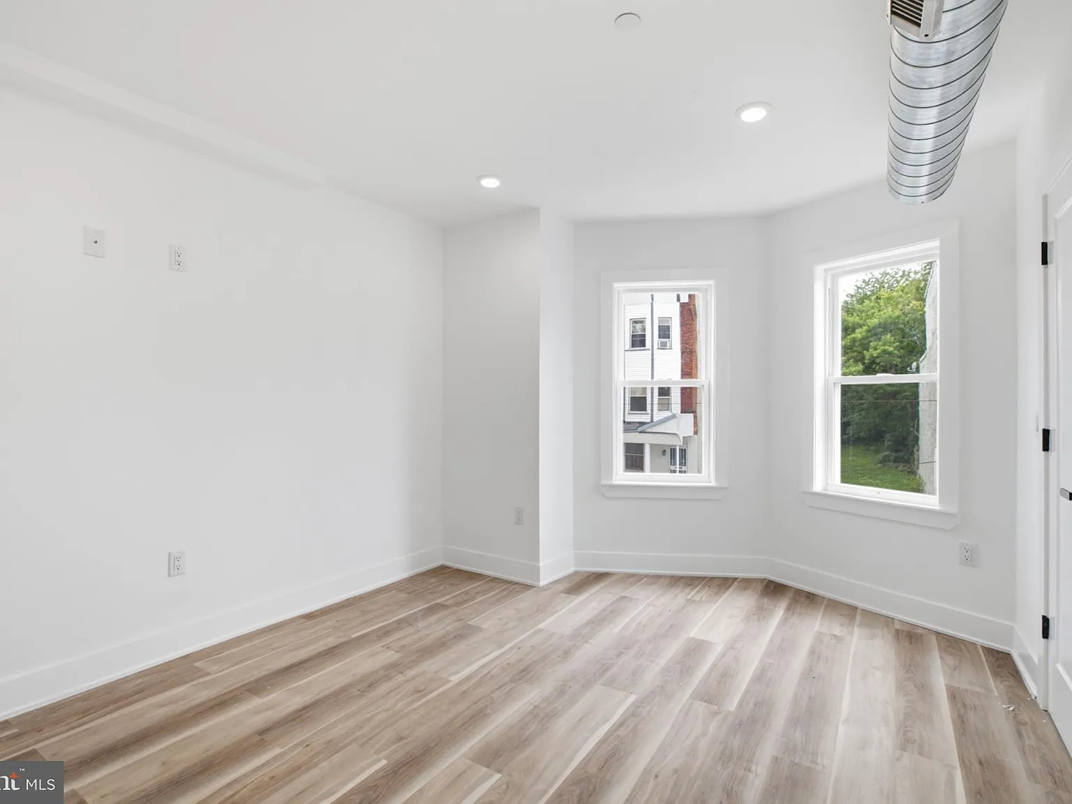2 bed, 2.0 bath, 1804 sqft, $1,660 — Photo 1