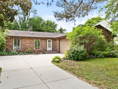 1000 Mohawk Dr, Elgin, IL, 60120