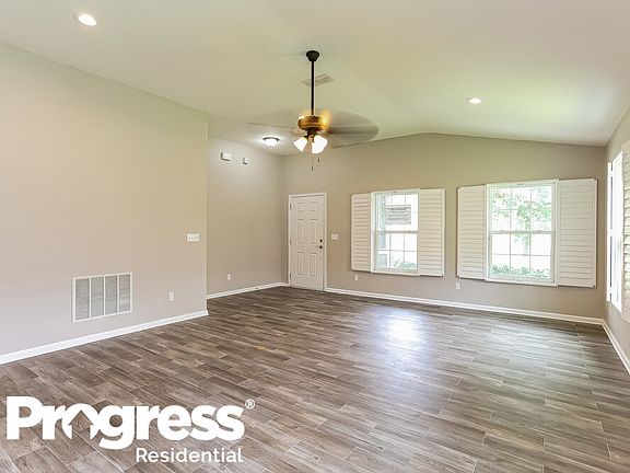 5th image of 15825 Dallas Creek Ct