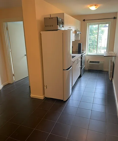 125 Pleasant St #103 — Photo 1