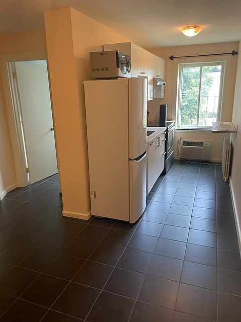 1st image of 125 Pleasant St APT 103